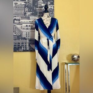 Diane von Furstenberg DVF 100% Silk Chevron Wrap Dress Blue Multi Stripe